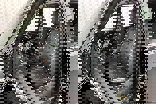 Used 2021 Cadillac Escalade Premium Luxury w/ Performance Package image 8