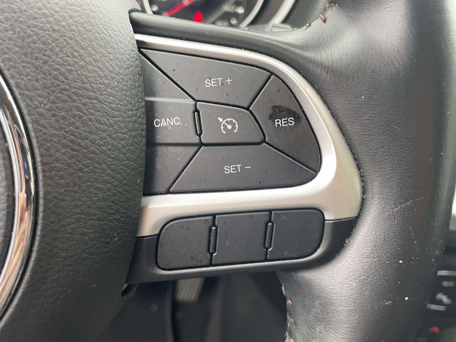 Used 2017 Jeep Compass Latitude w/ Popular Equipment Group AWD/4WD image 24