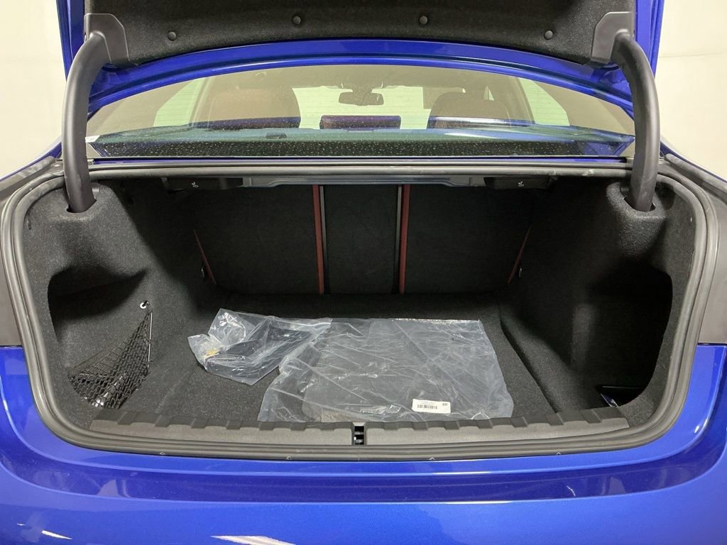 Certified 2025 BMW 330i Sedan w/ M Sport Package RWD image 28