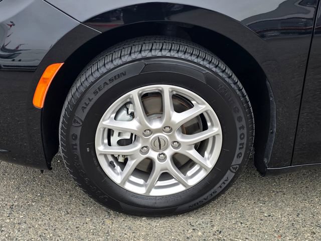 Certified 2024 Chrysler Pacifica Touring-L image 33