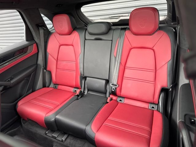 Used 2026 Porsche Cayenne GTS AWD/4WD image 34
