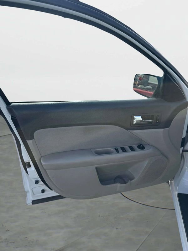 Used 2012 Ford Fusion S image 22