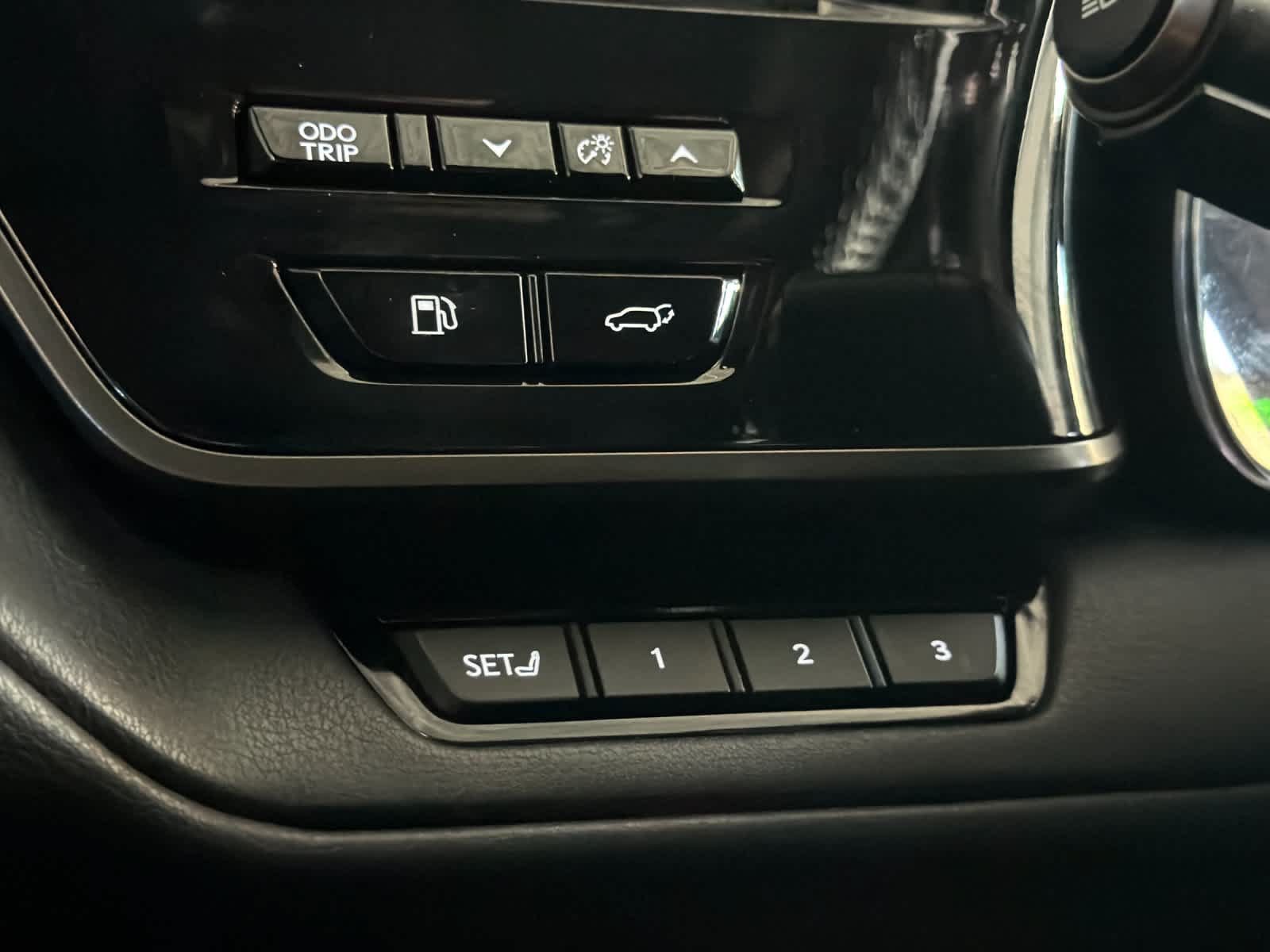 Certified 2025 Lexus TX 500h AWD w/ Technology Package image 31