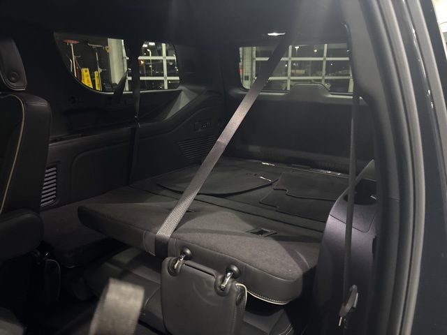 Used 2025 Chevrolet Suburban Premier image 31