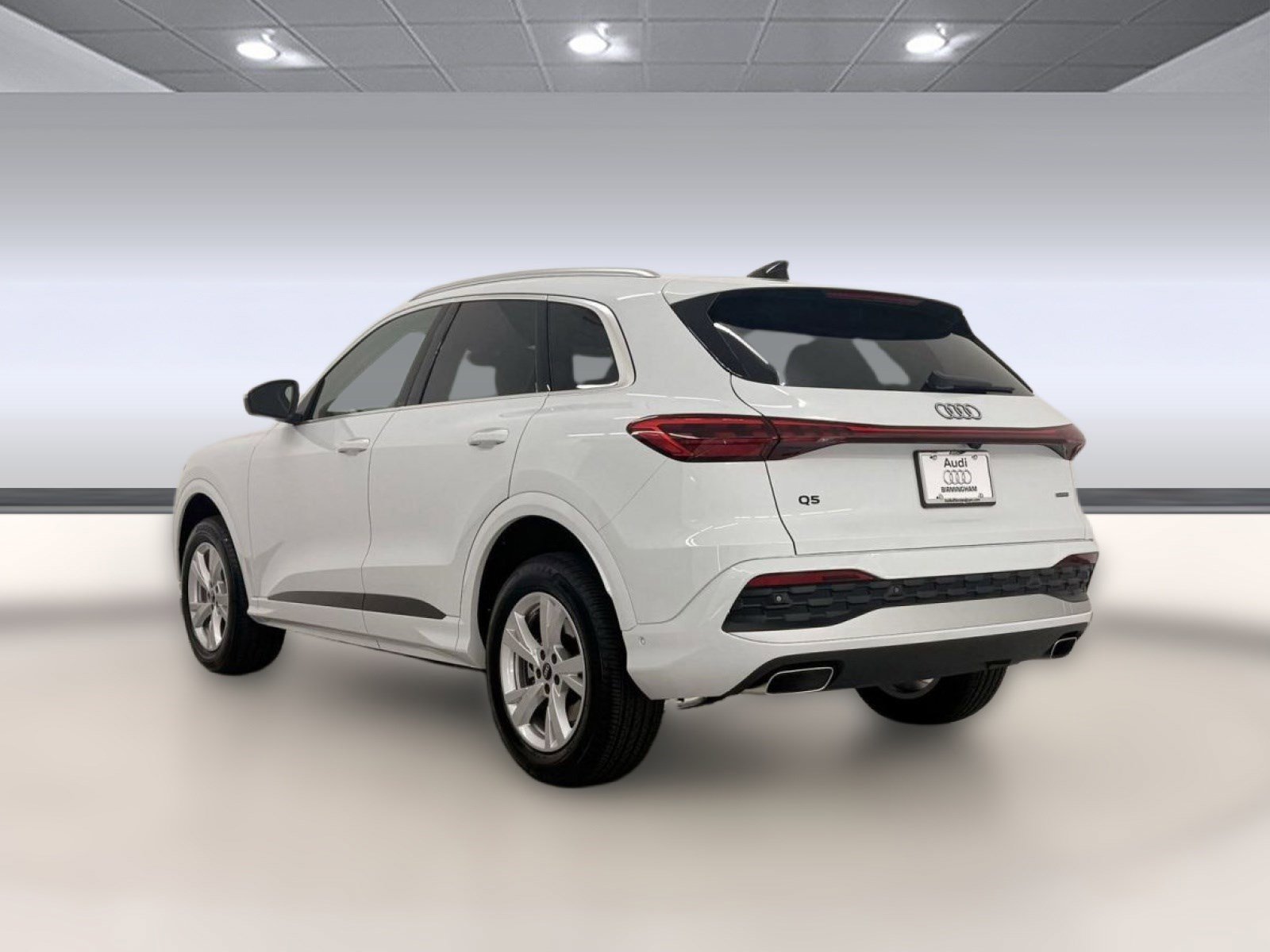 Used 2025 Audi Q5 Premium w/ Convenience Package AWD/4WD image 3