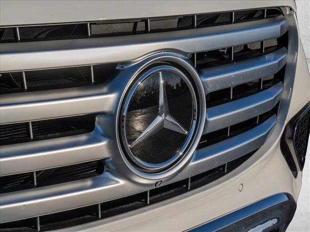 Used 2025 Mercedes-Benz GLS 450 4MATIC image 9