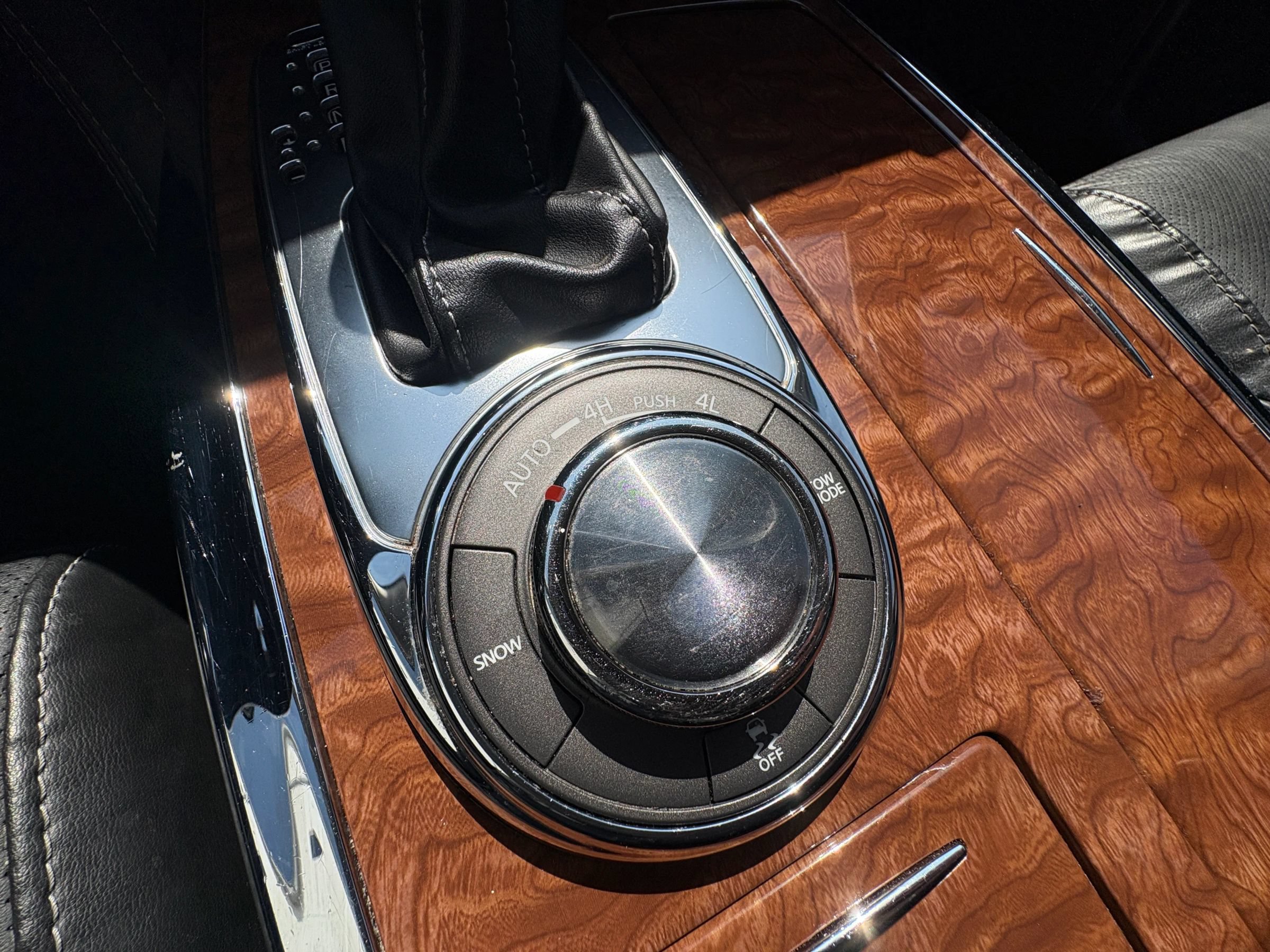 Used 2019 INFINITI QX80 Luxe AWD/4WD image 17