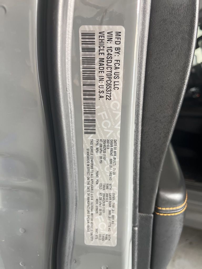 Used 2023 Dodge Durango R/T w/ Hemi Orange Plus Package image 85