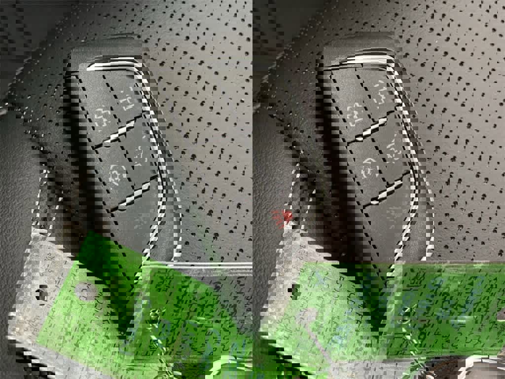 Certified 2025 Cadillac Lyriq Luxury w/ LPO, Floor Liner Package image 28