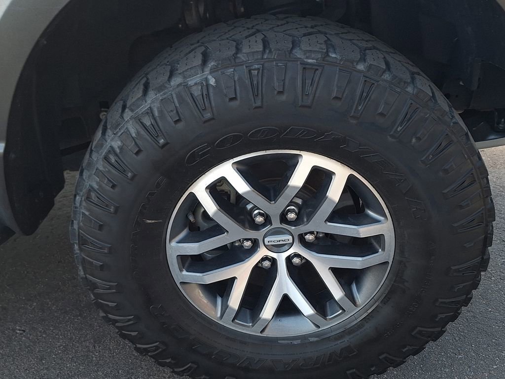 Used 2018 Ford F150 Raptor w/ Equipment Group 802A Luxury image 32