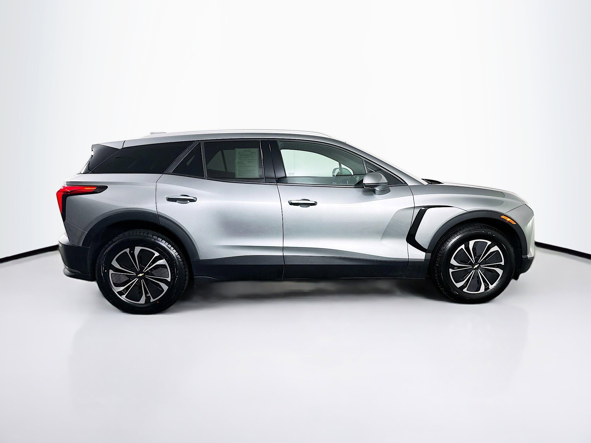 Used 2024 Chevrolet Blazer EV LT AWD/4WD image 10