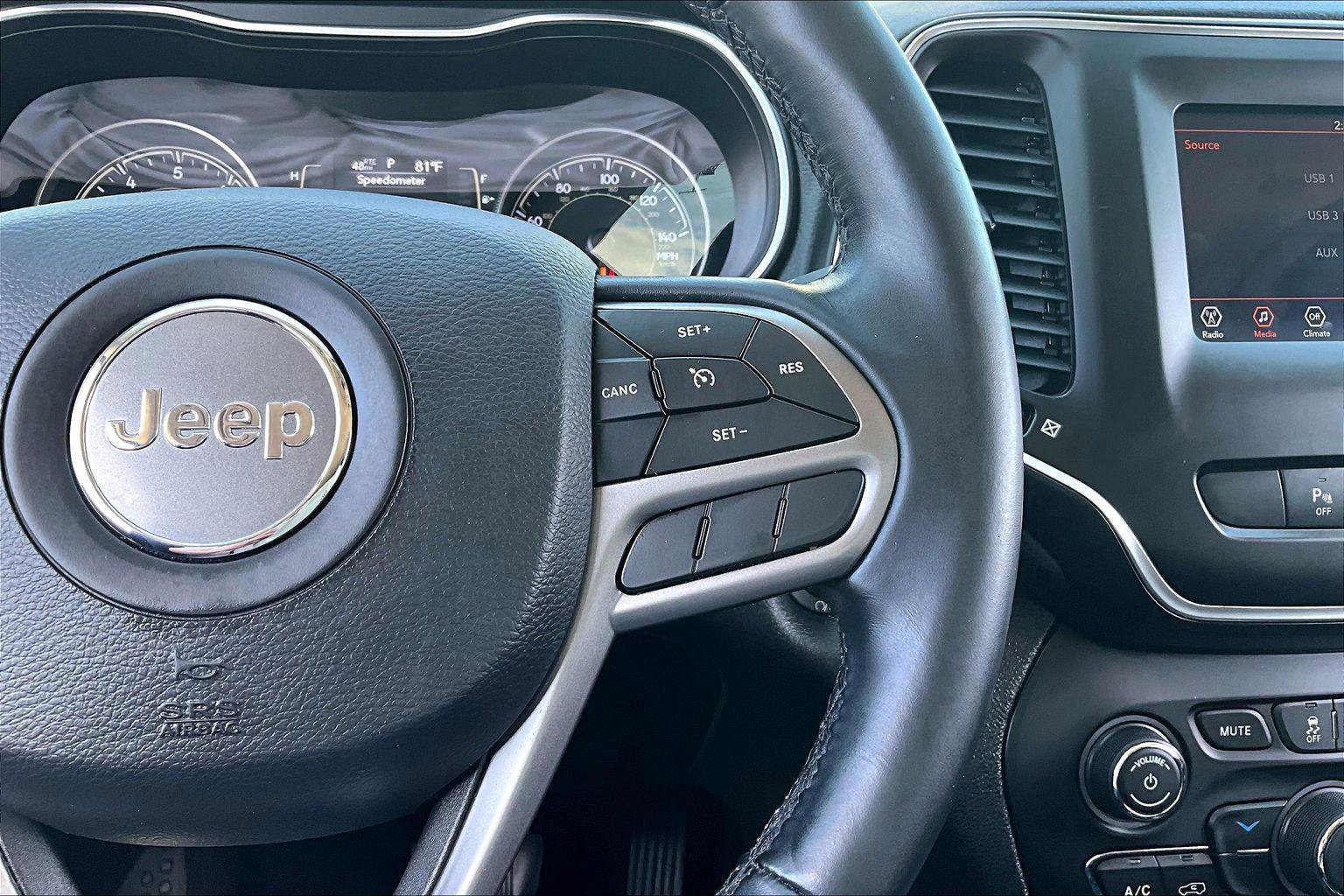 Used 2019 Jeep Cherokee Latitude Plus image 20