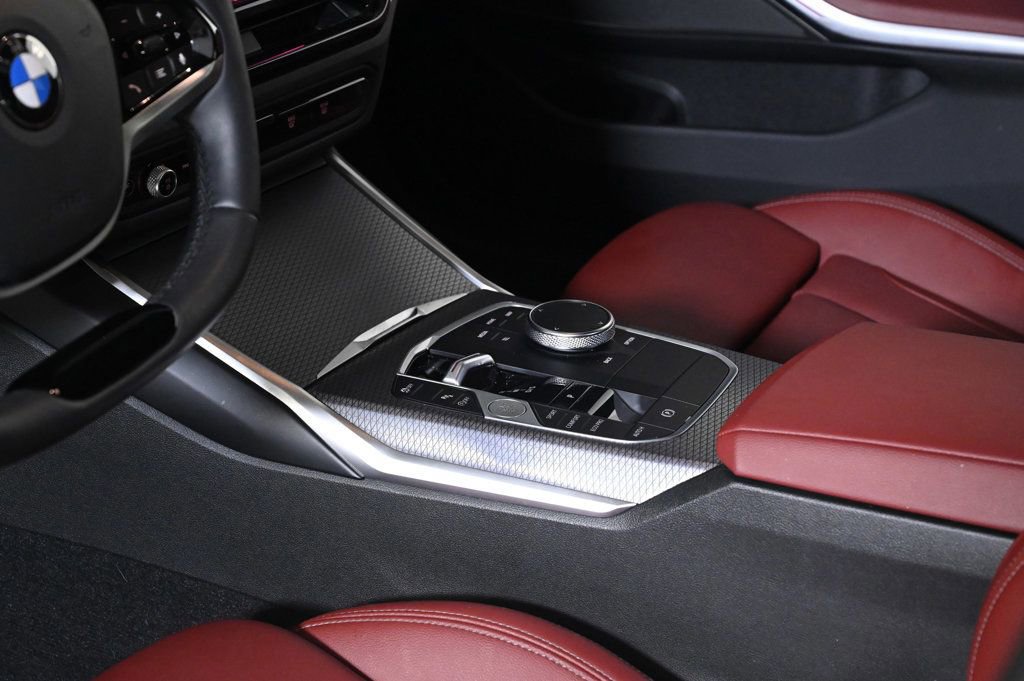 Used 2025 BMW 330i Sedan w/ Convenience Package image 19