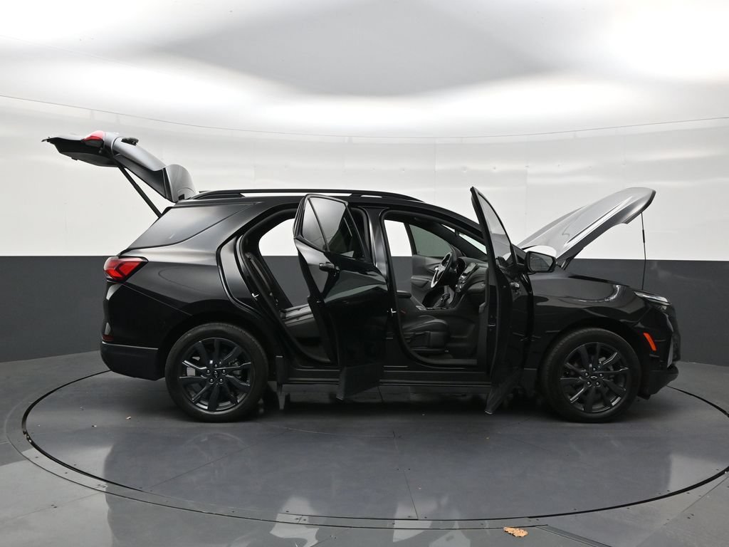 Used 2023 Chevrolet Equinox RS w/ RS Leather Package FWD image 21