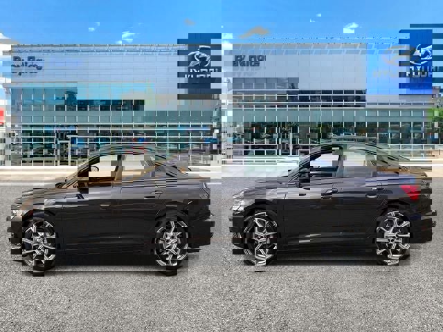 Used 2025 Audi A6 Premium Plus image 8