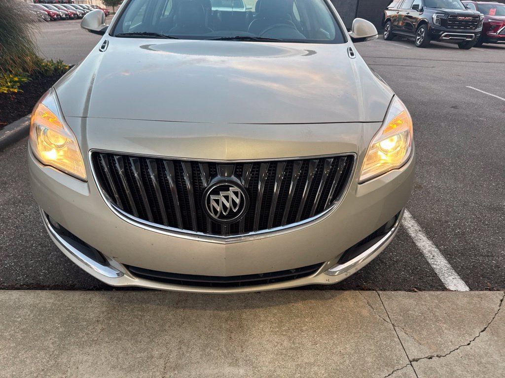 Used 2016 Buick Regal FWD image 3