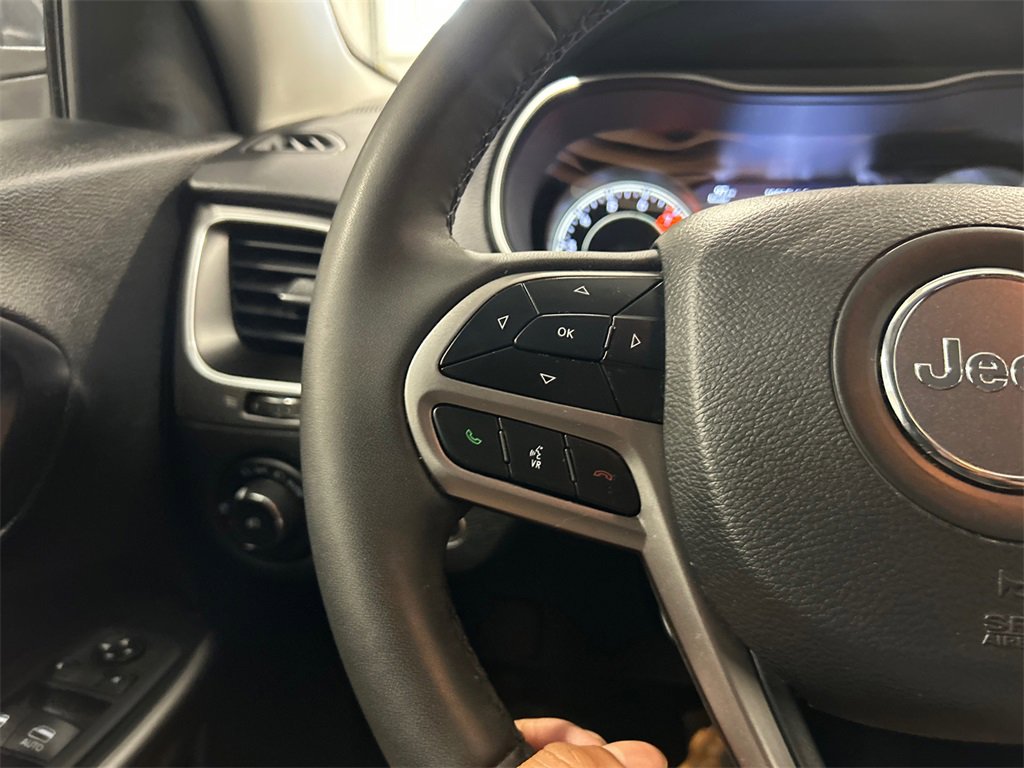 Used 2021 Jeep Cherokee Latitude Lux w/ Comfort/Convenience Group image 20