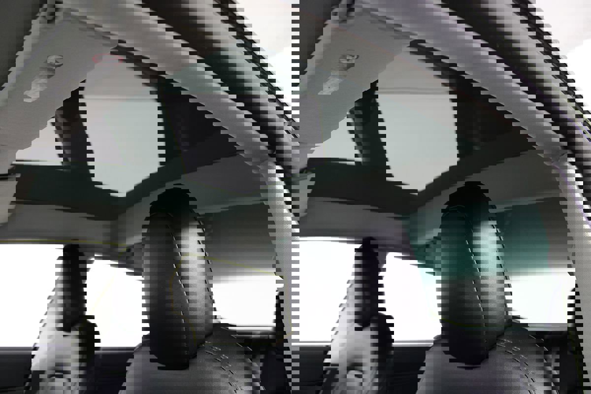 Used 2023 Tesla Model 3 Standard Range image 9