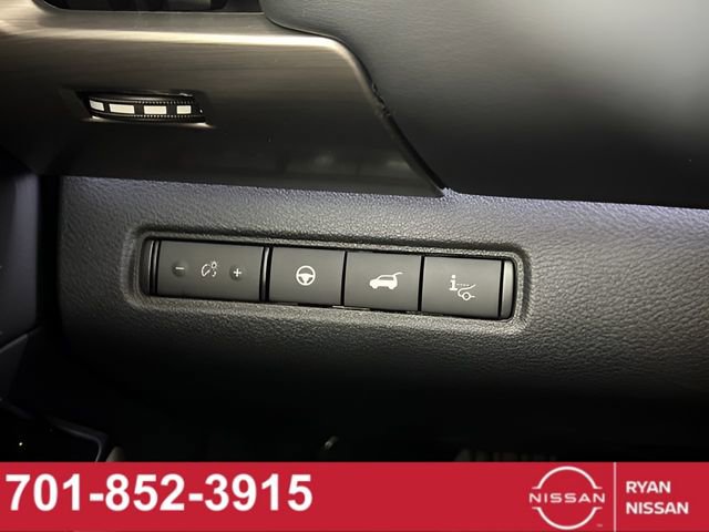 New 2025 Nissan Pathfinder Platinum image 18