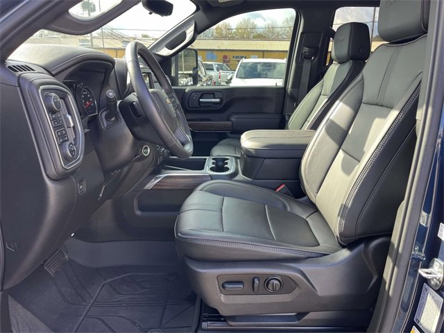 Used 2023 Chevrolet Silverado 2500 High Country w/ Z71 Off-Road Package image 17