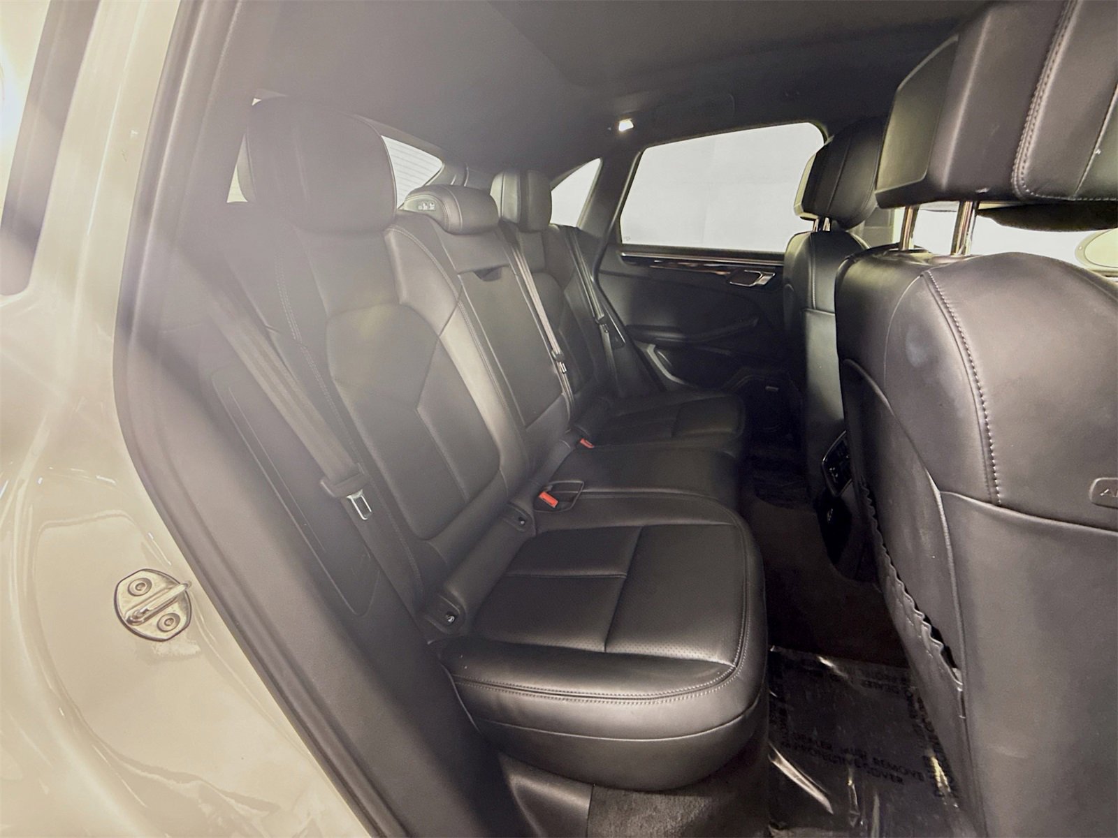 Certified 2024 Porsche Macan image 21