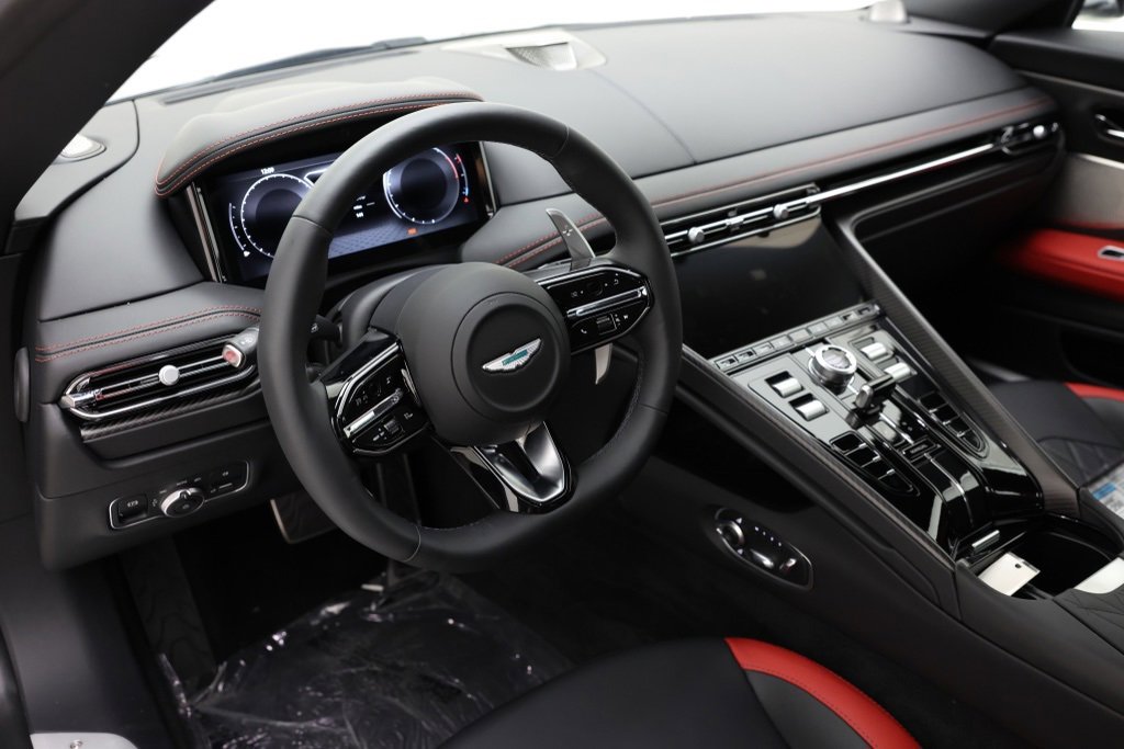 Used 2025 Aston Martin DB12 Coupe image 5