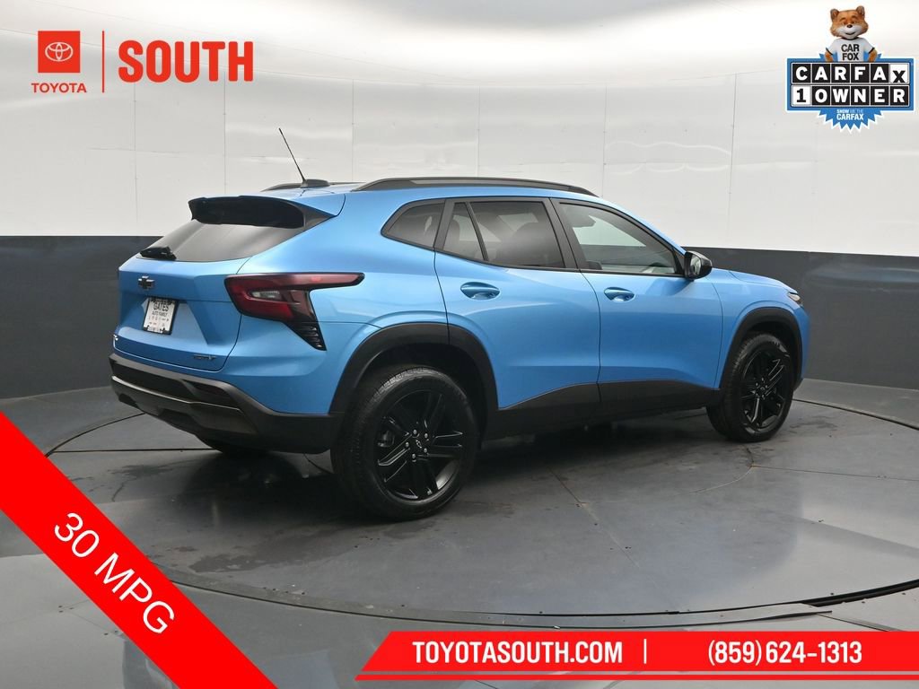 Used 2025 Chevrolet Trax ACTIV w/ Driver Confidence Package FWD image 2