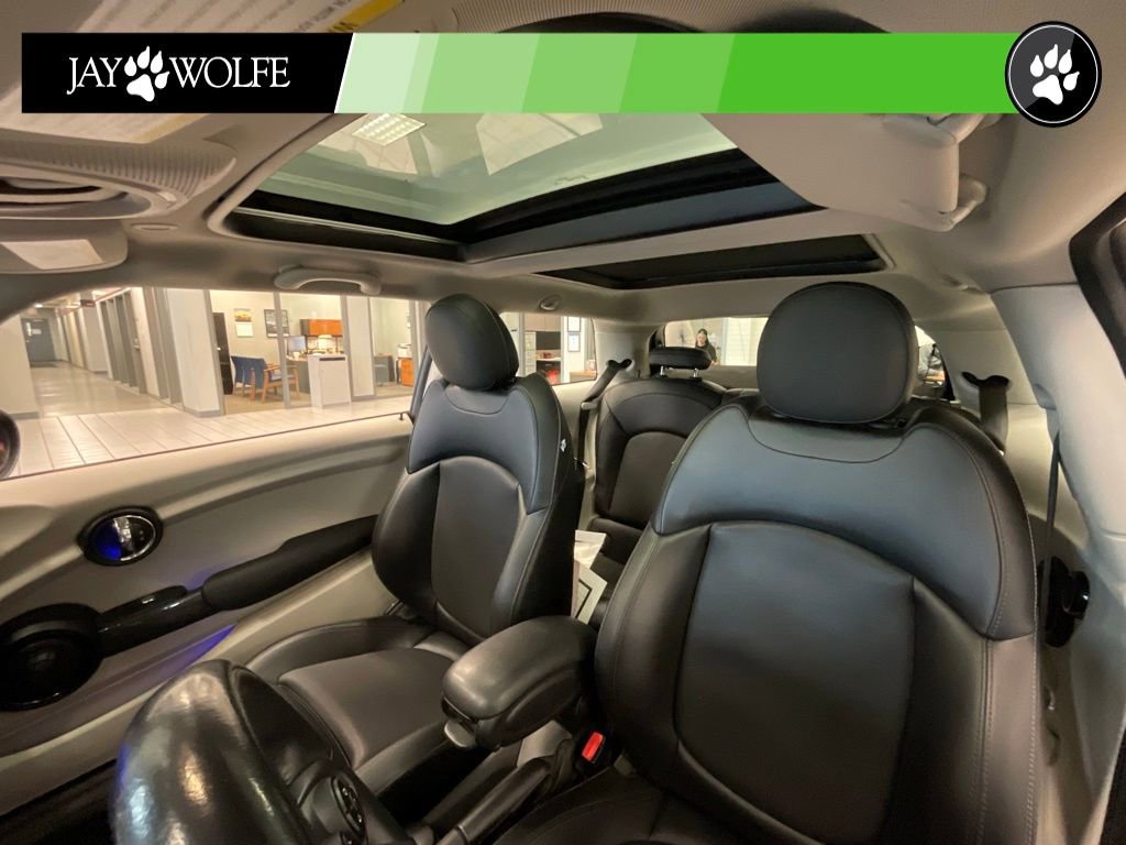 Used 2015 MINI Cooper 2-Door Hardtop image 10