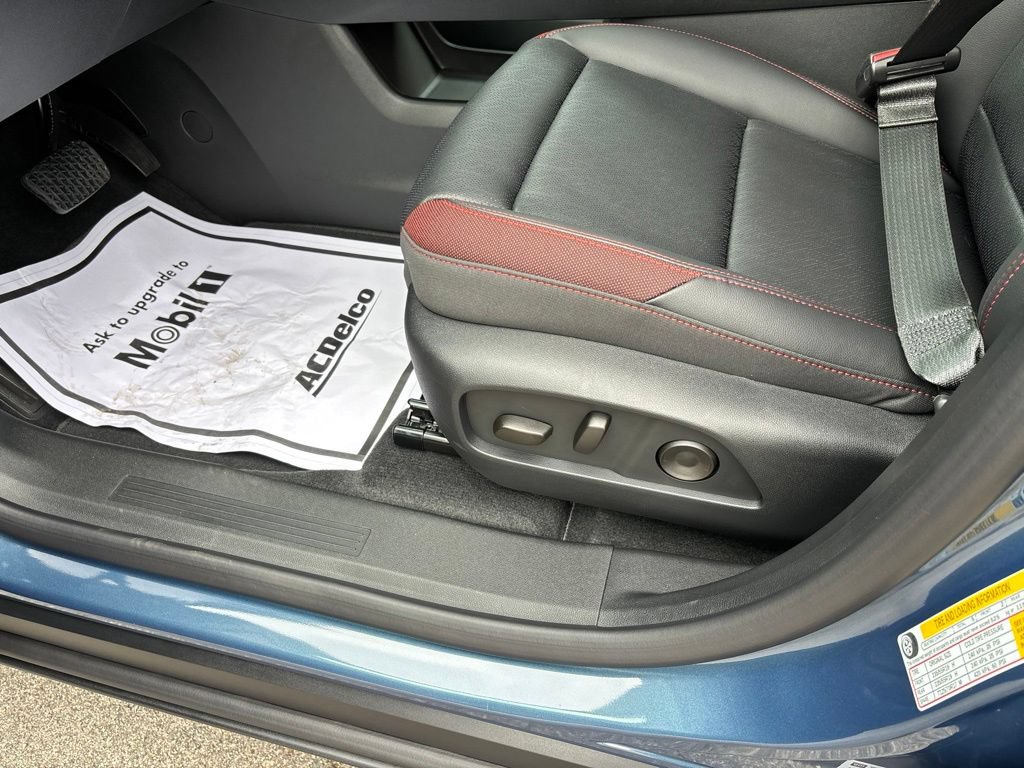 New 2027 Chevrolet Equinox RS w/ Safety and Technology Package AWD/4WD image 16