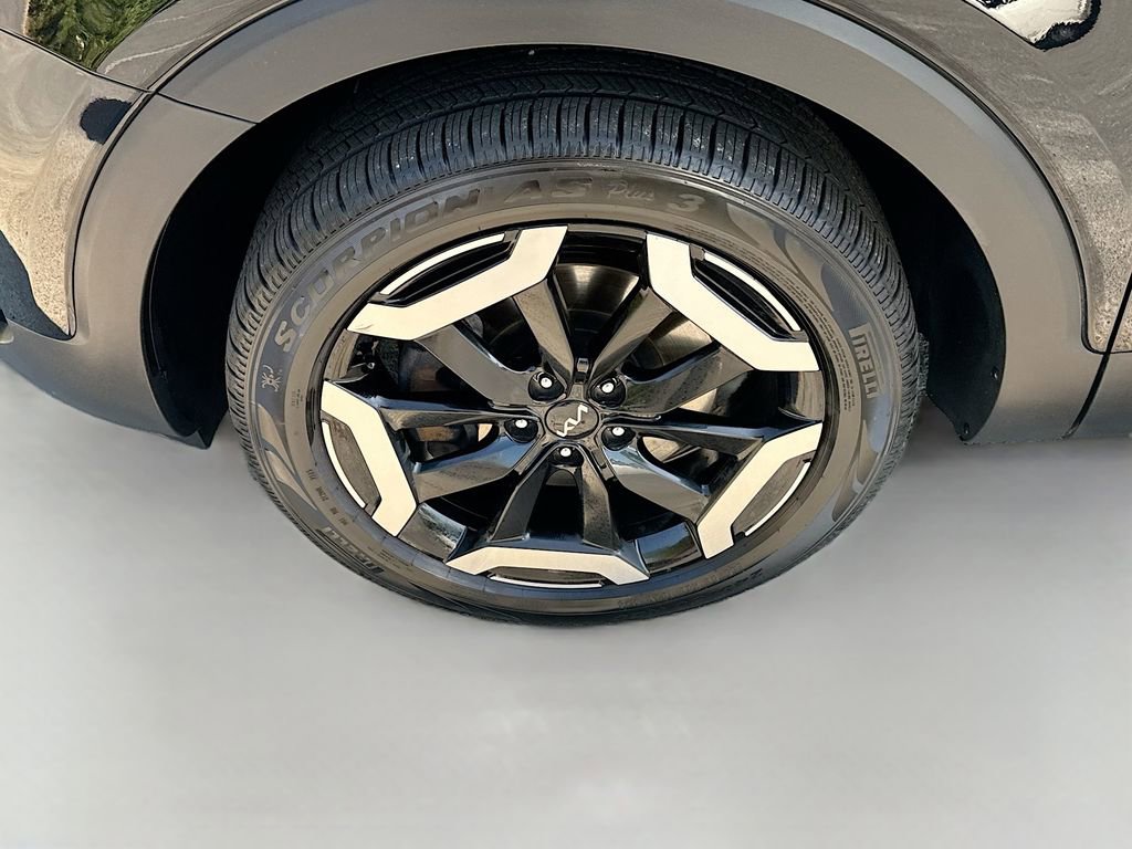 Used 2024 Kia Telluride EX w/ EX Captain's Chair Package FWD image 34