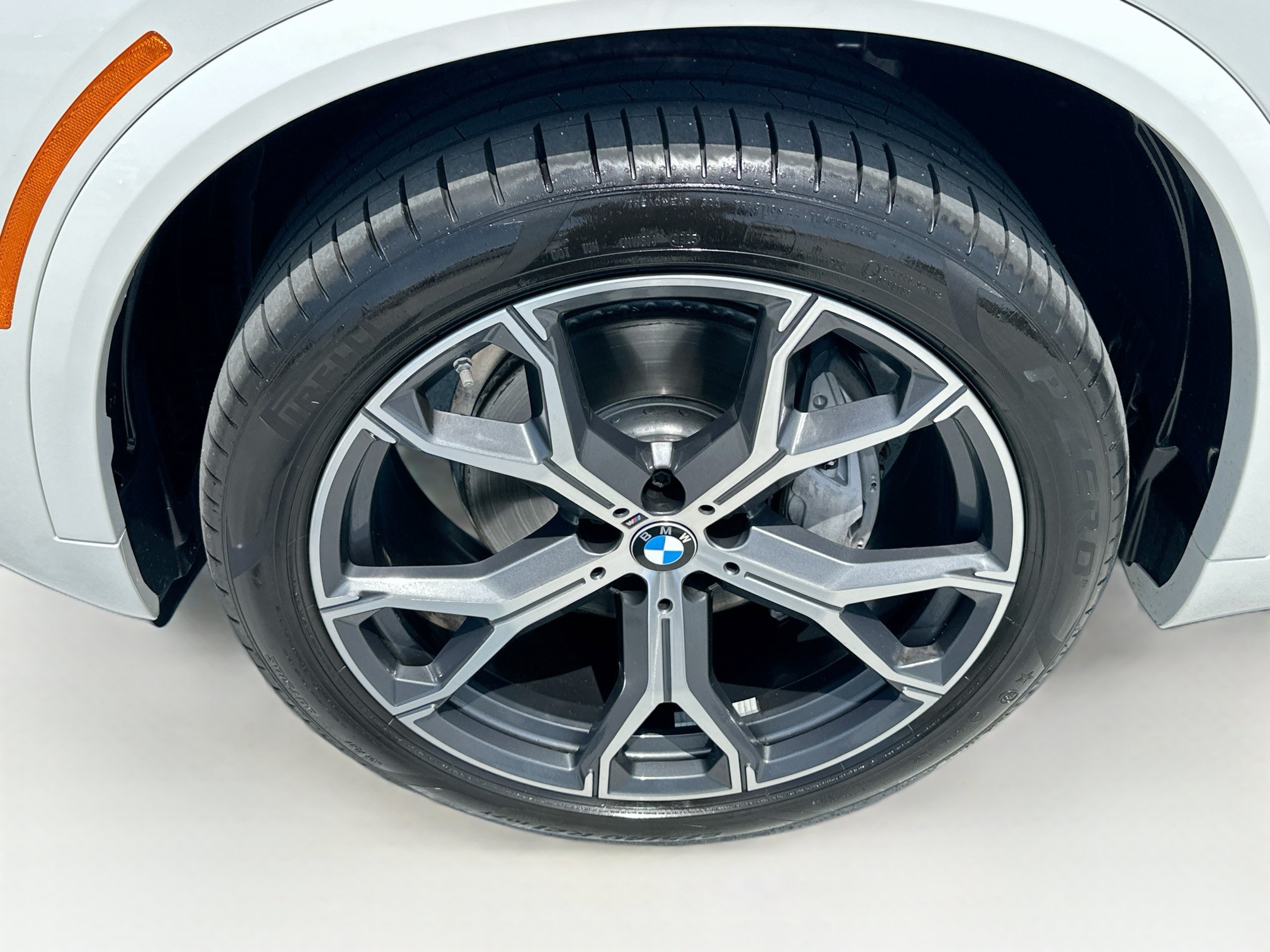 Used 2026 BMW X5 sDrive40i w/ M Sport Package RWD image 35