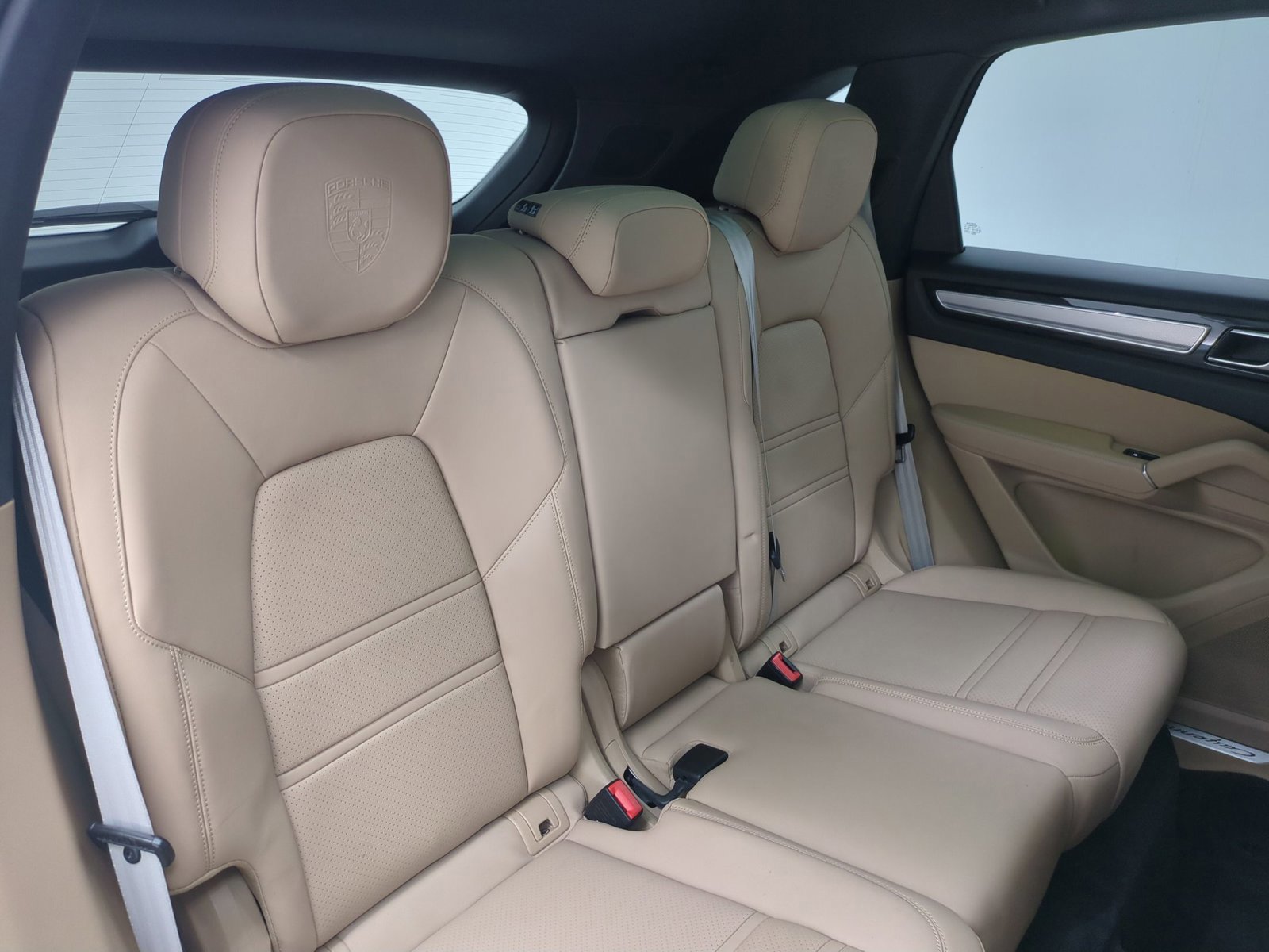 Certified 2023 Porsche Cayenne E-Hybrid image 23