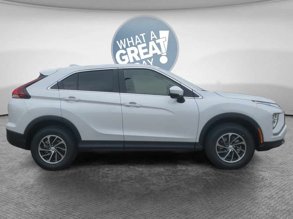 Used 2026 Mitsubishi Eclipse Cross ES AWD/4WD image 2