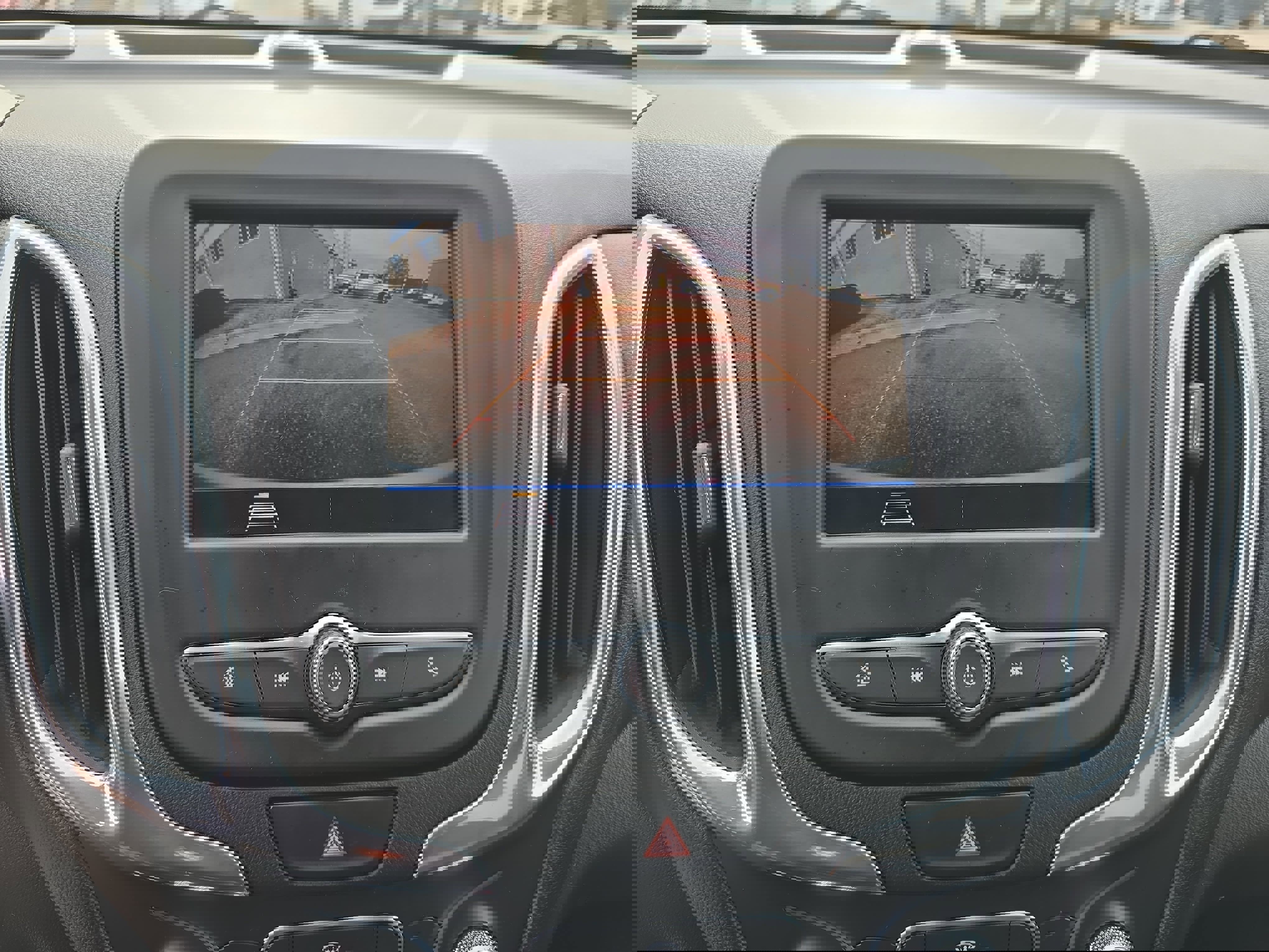 Used 2020 Chevrolet Equinox LT image 26