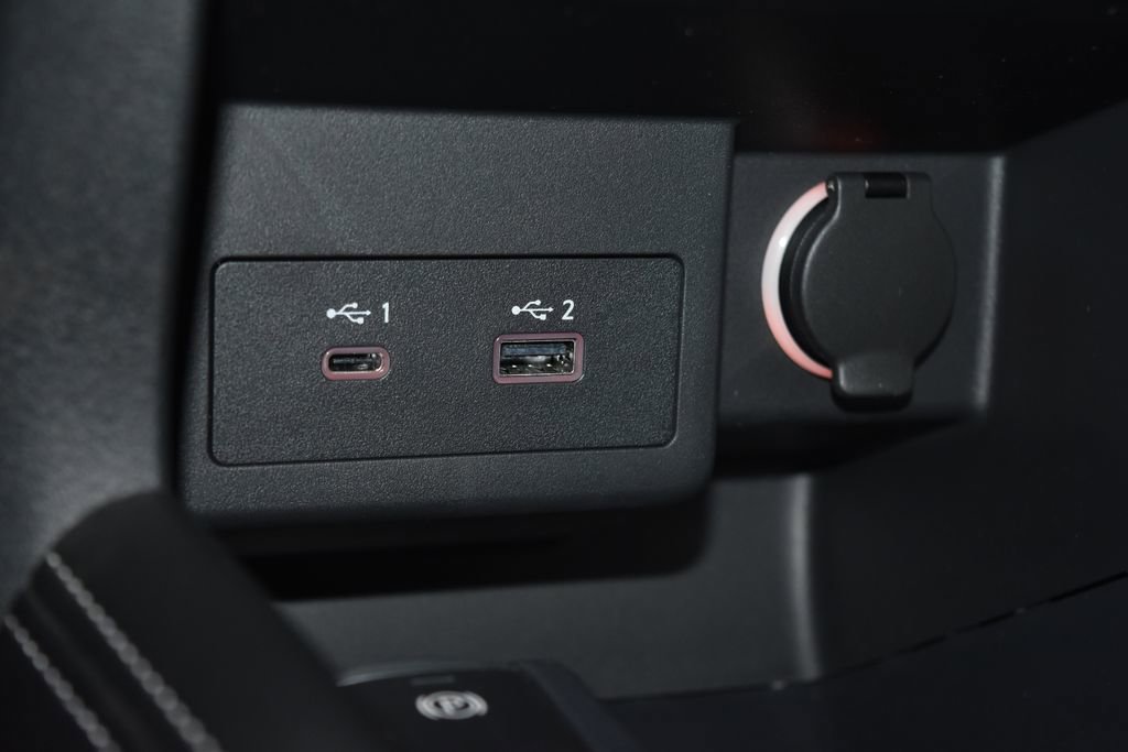 Used 2024 Nissan Kicks SR w/ SR Premium Package image 13