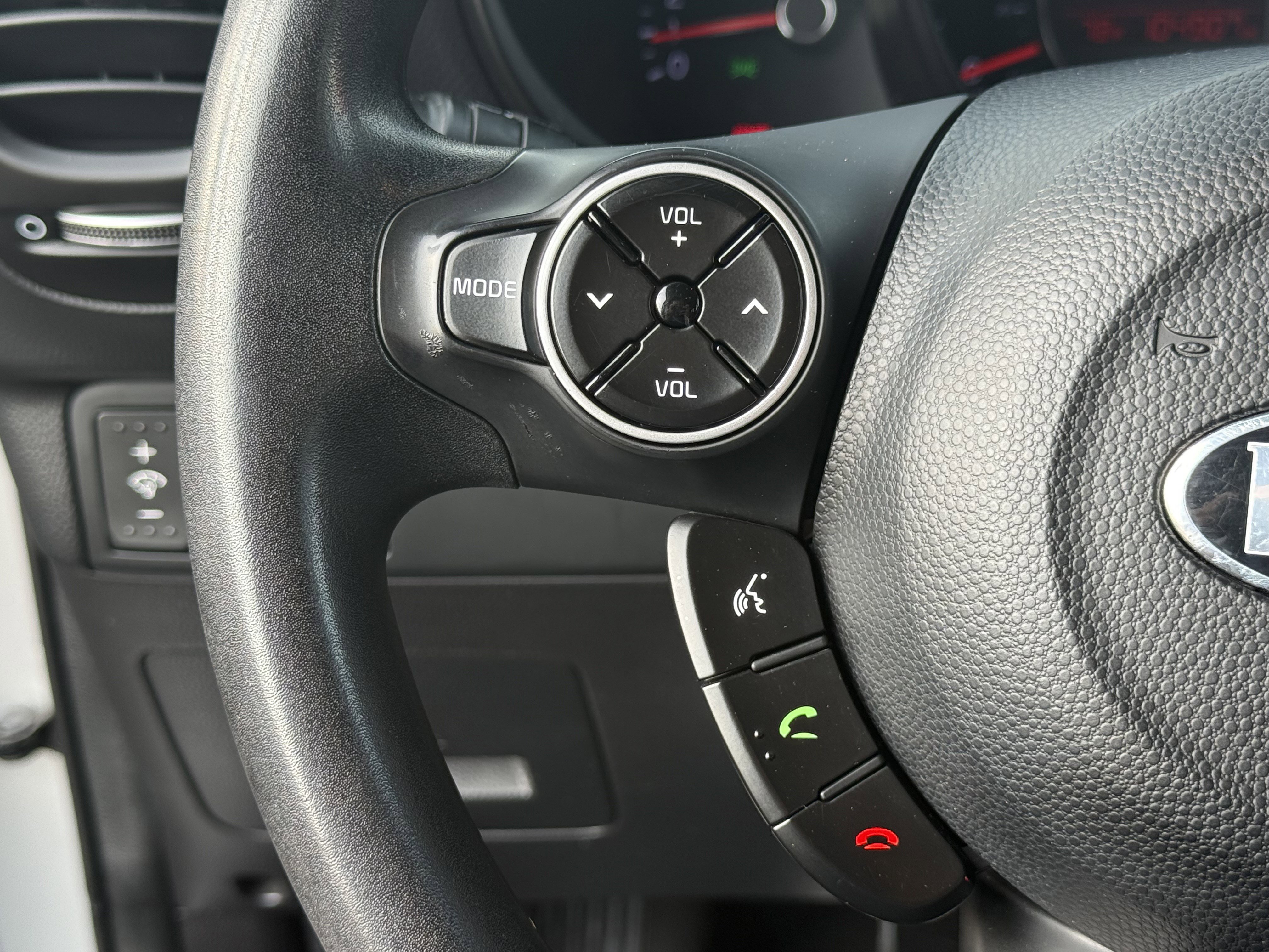 Used 2016 Kia Soul Base image 17