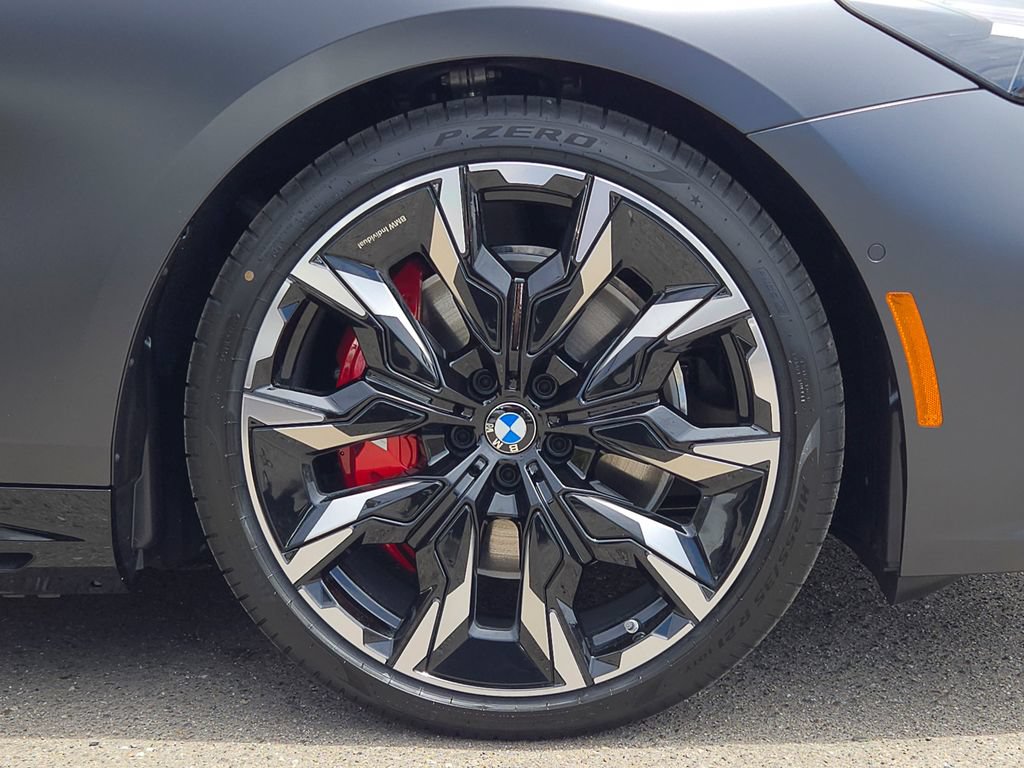 New 2027 BMW 550e xDrive AWD/4WD image 5