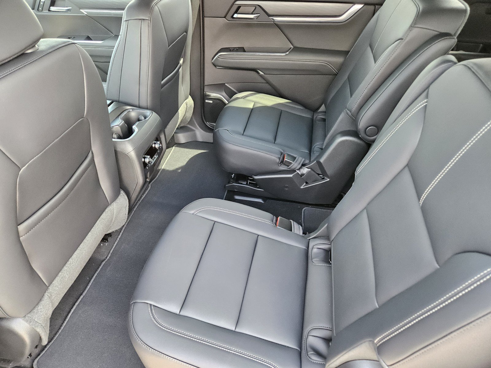 New 2027 GMC Acadia Elevation w/ Black Edition FWD image 18