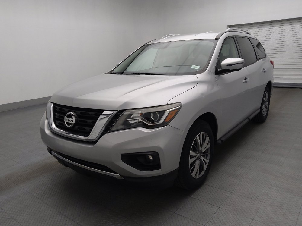 Used 2019 Nissan Pathfinder SV image 2