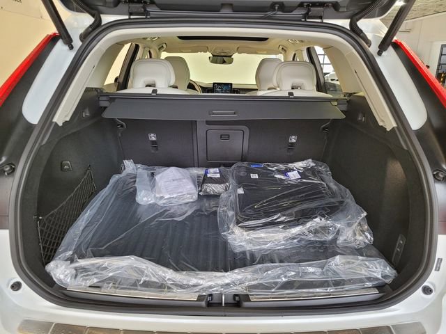 New 2026 Volvo XC60 B5 Ultra w/ Protection Package Premier image 13