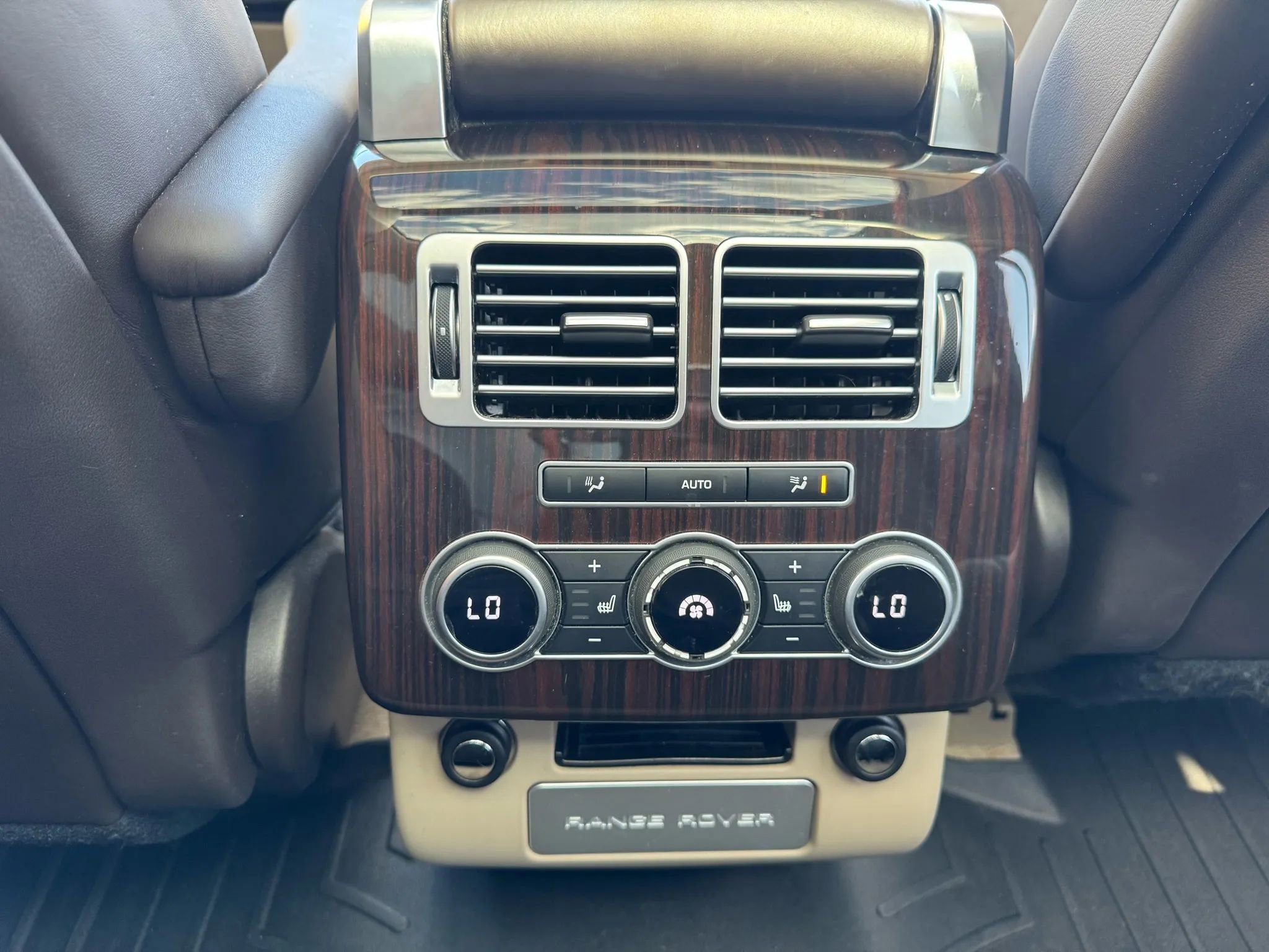 Used 2017 Land Rover Range Rover Supercharged image 26
