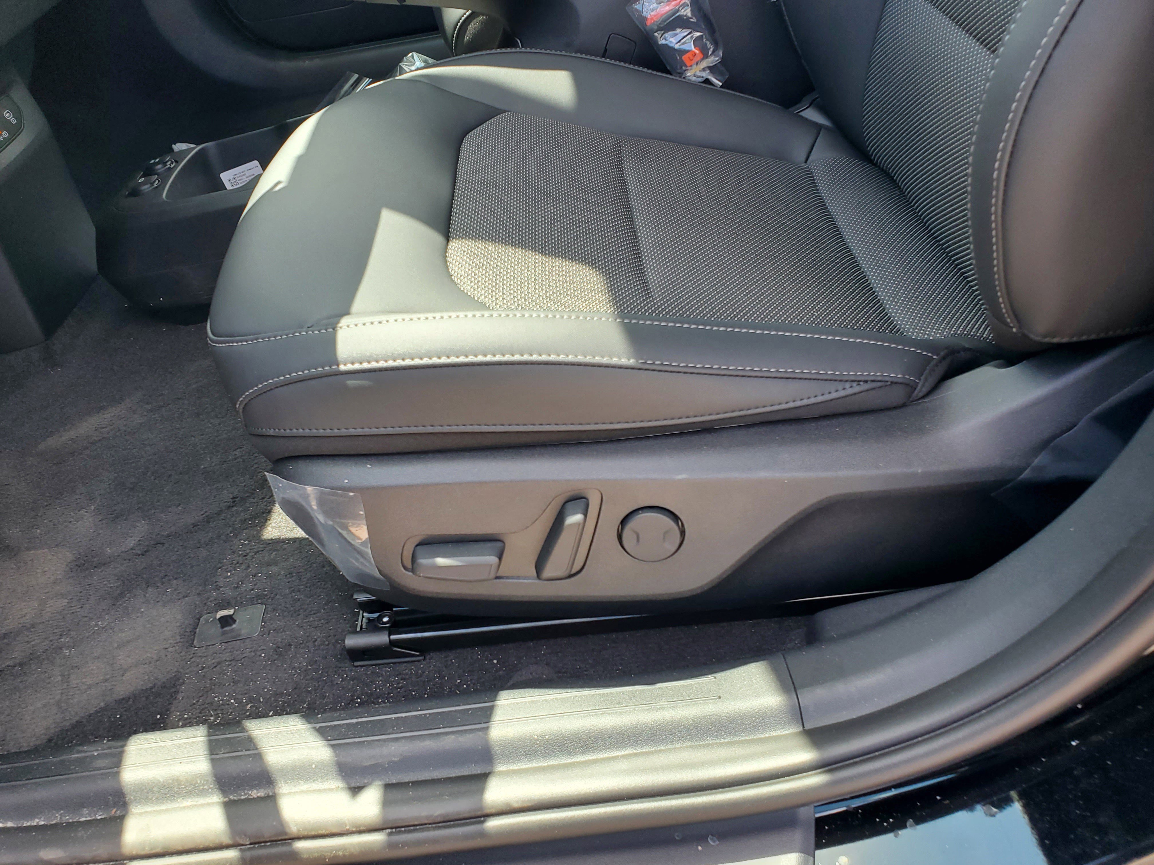 New 2025 Kia EV6 Wind image 13