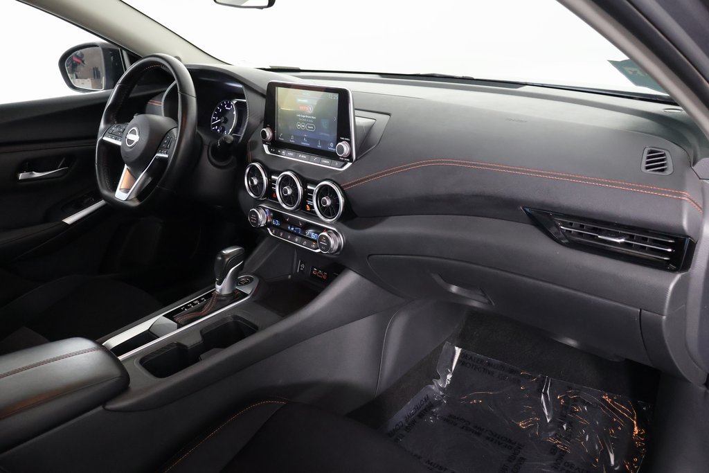 Used 2025 Nissan Sentra SR FWD image 9