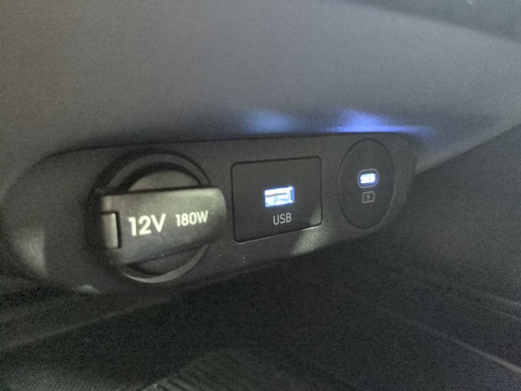 Used 2025 Hyundai Elantra Sport FWD image 24