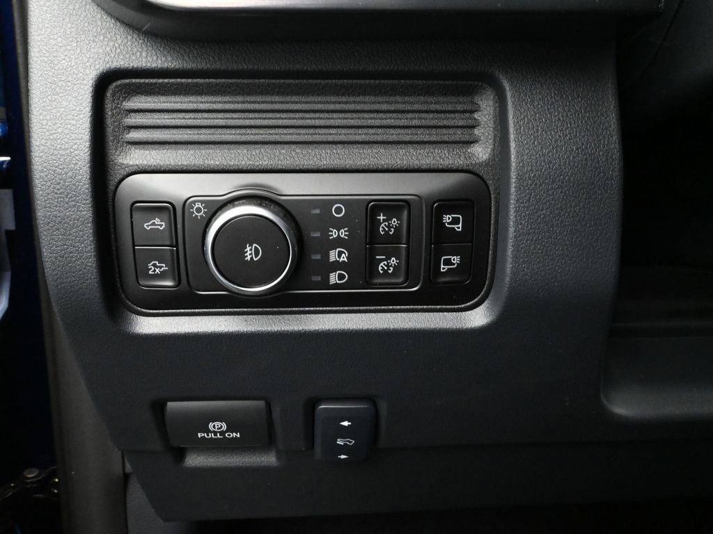 New 2026 Ford F250 Lariat w/ Chrome Package image 18