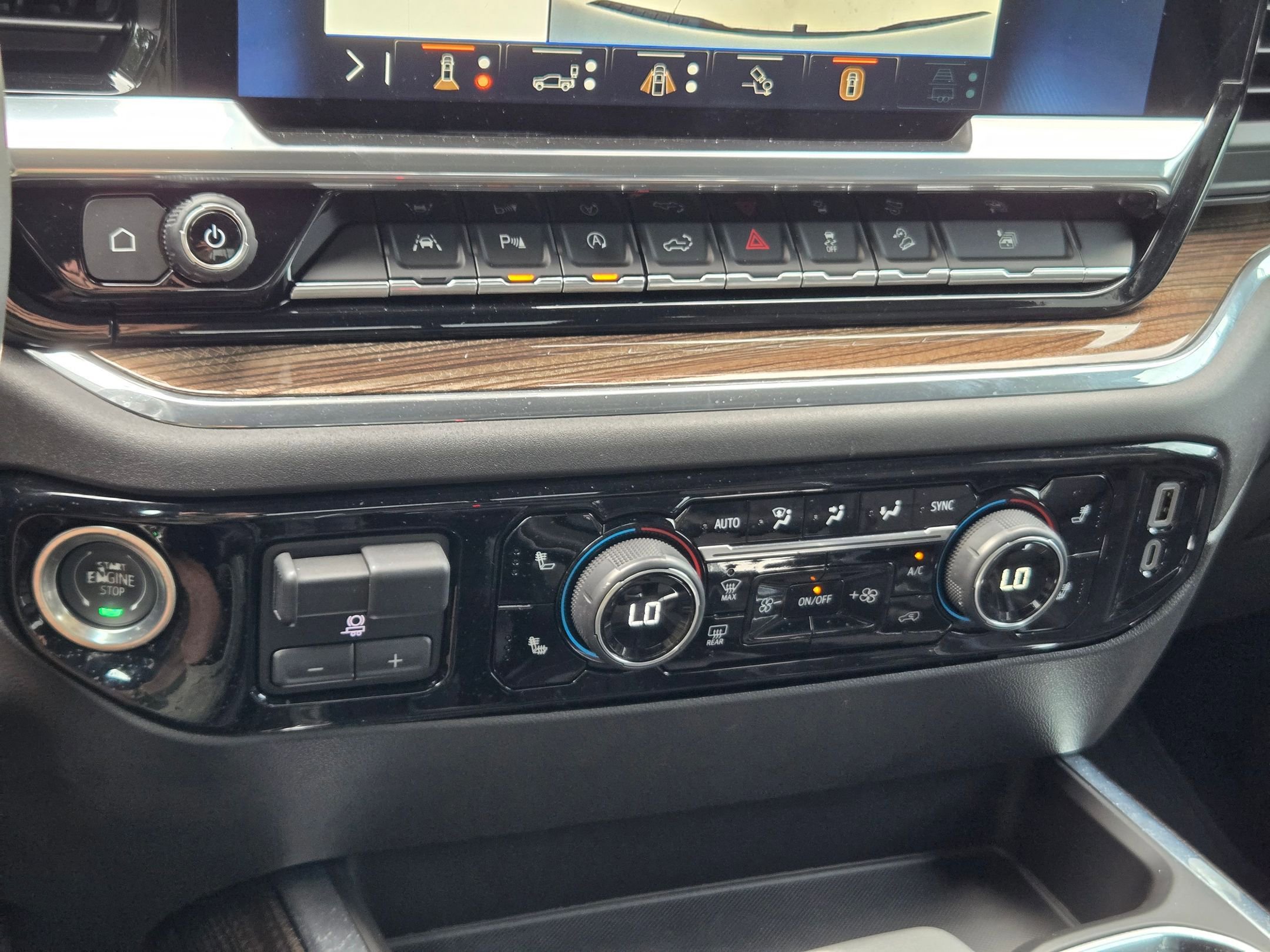 Certified 2024 Chevrolet Silverado 1500 LT Trail Boss w/ LT Trail Boss Premium Package AWD/4WD image 17