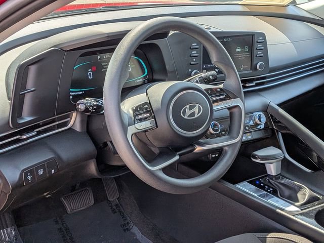 Used 2025 Hyundai Elantra Blue image 14