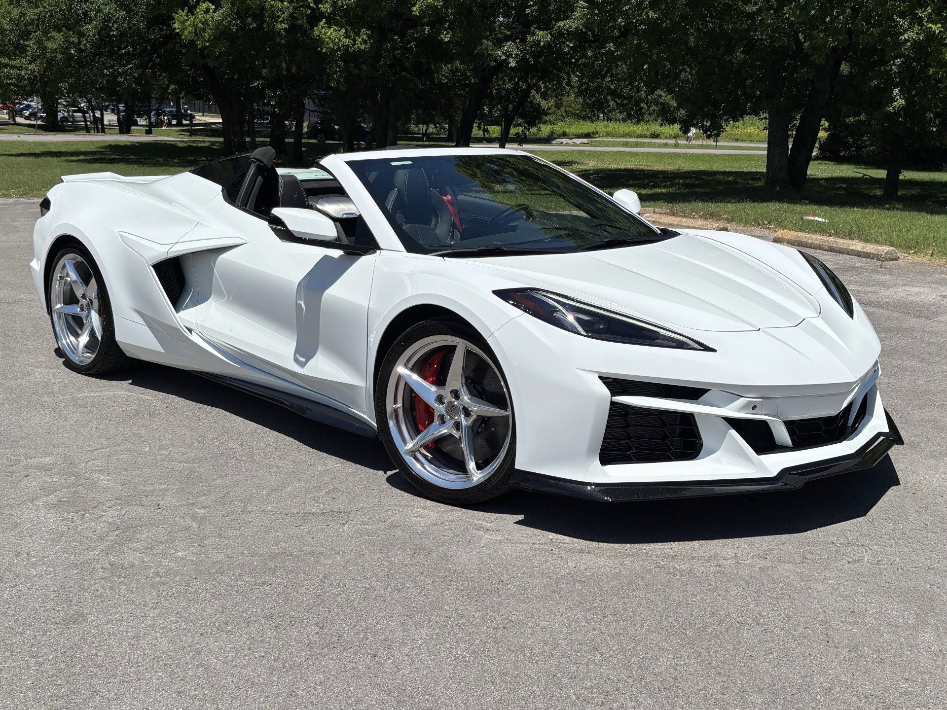 Used 2024 Chevrolet Corvette E-Ray AWD/4WD image 1