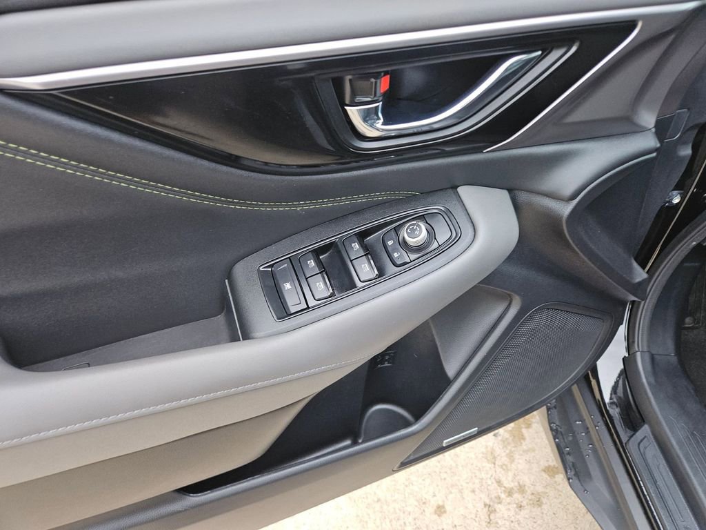 Used 2025 Subaru Outback Onyx Edition AWD/4WD image 15
