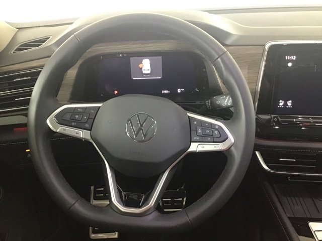 Used 2025 Volkswagen Atlas SEL Premium R-Line image 11